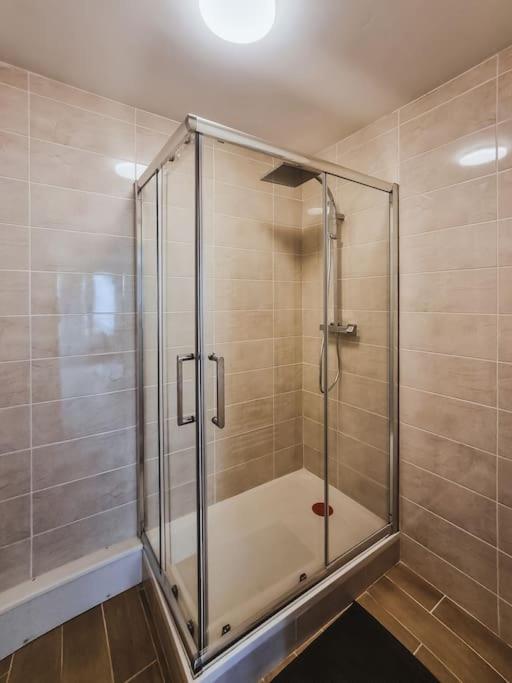 Center Rue Zola : Space And Comfort
