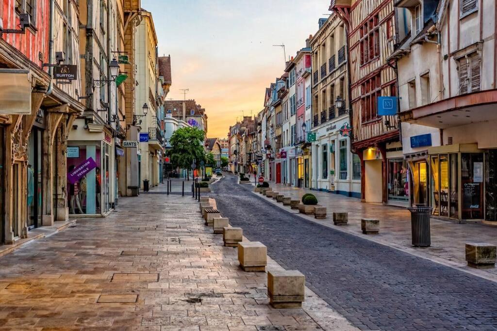 Center Rue Zola : Space And Comfort Apartamento Troyes