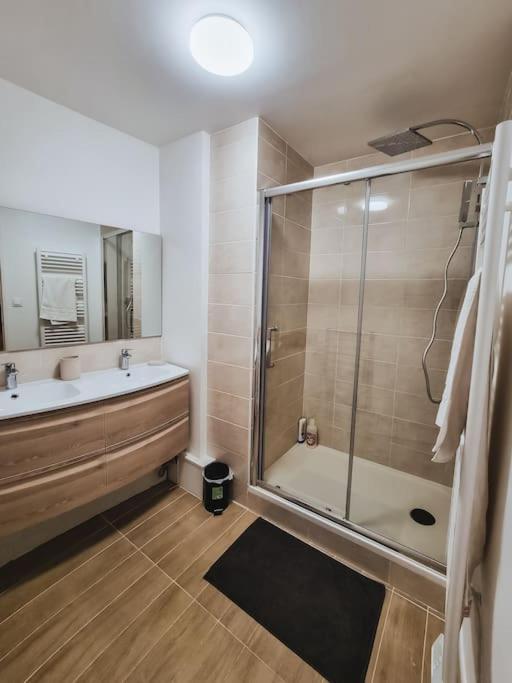 Center Rue Zola : Space And Comfort Appartement