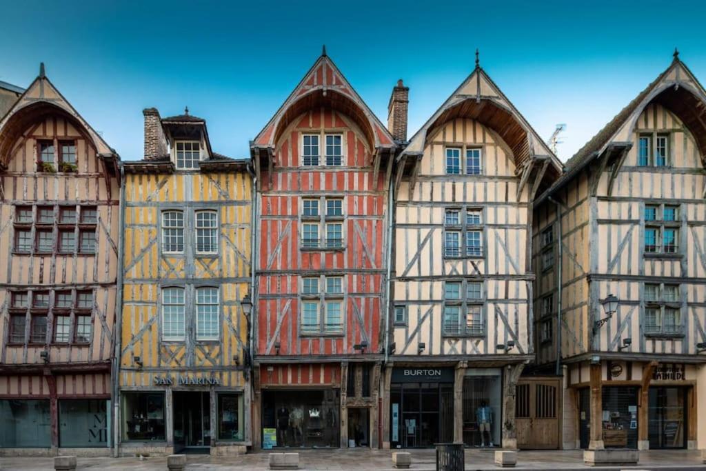 Center Rue Zola : Space And Comfort Appartement *